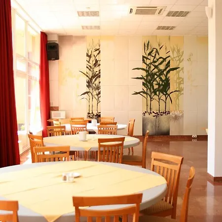 Hotel Park Es Rendezveny Centrum