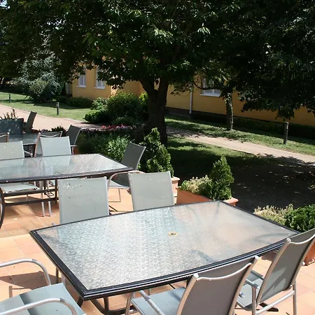 Park Es Rendezveny Centrum Bábolna