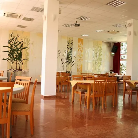 Park Es Rendezveny Centrum Bábolna